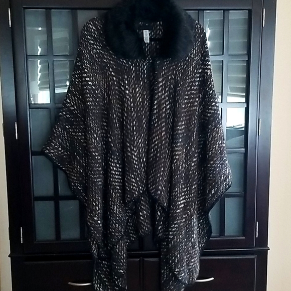 Steve Madden Sweaters - Steve Madden Fauz Fur Collar Shawl, OS